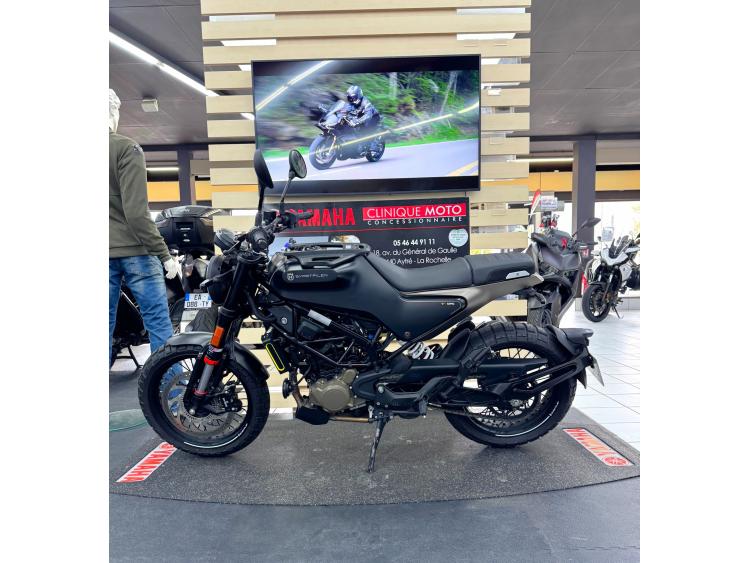 HUSQVARNA SVARTPILEN 125 ABS 2025 1ERE MAIN GARANTIE 2027