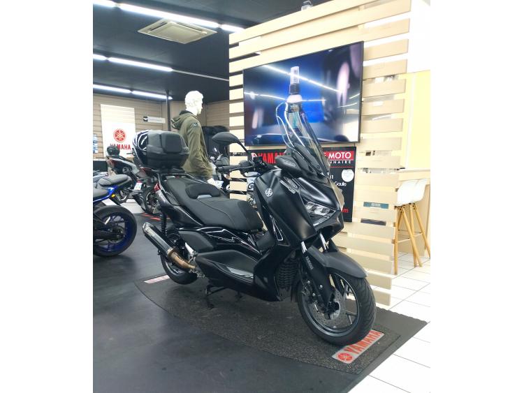 YAMAHA XMAX 300 TECHMAX AKRAPOVIC GARANTIE 12MOIS