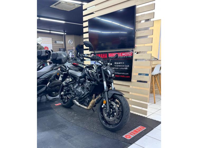 YAMAHA MT07 A2 AKRAPOVIC 1ERE MAIN GARANTIE 12MOIS