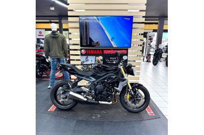 TRIUMPH STREET TRIPLE 675