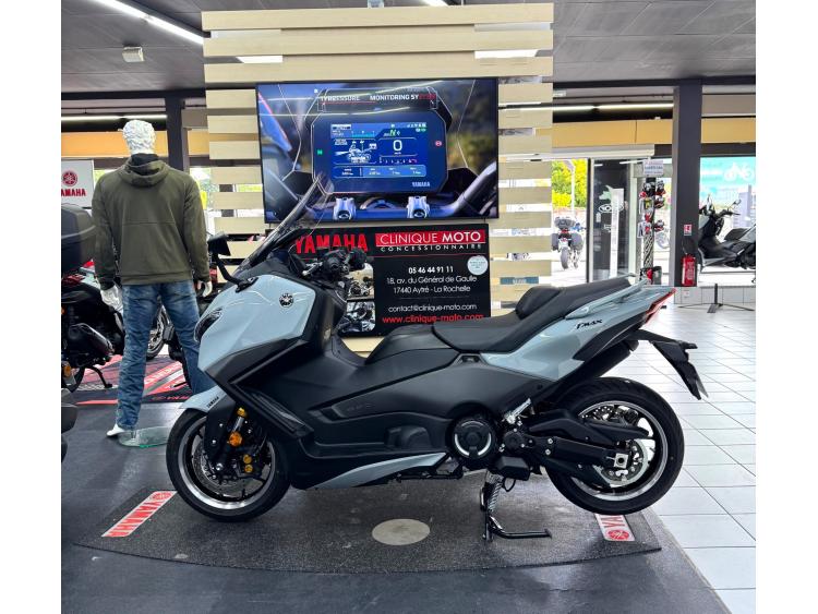 YAMAHA TMAX 560 TECH MAX 2025 GARANTIE CONSTRUCTEUR 2030